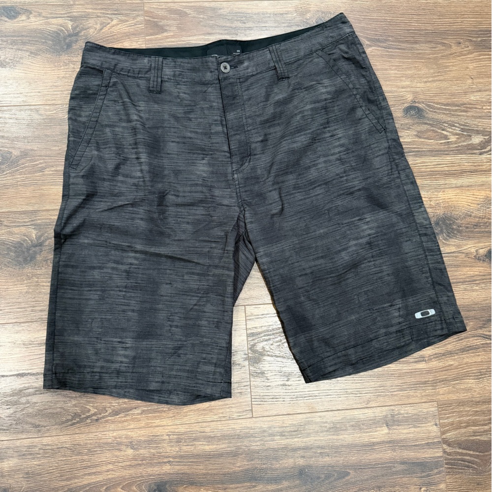 Oakley Men's Charcoal Chinos